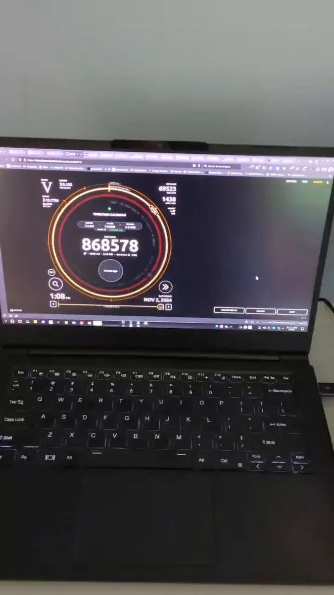 Fotograma del vídeo de Bitcoin Reef: la pantalla de pago de LNbits en un portátil